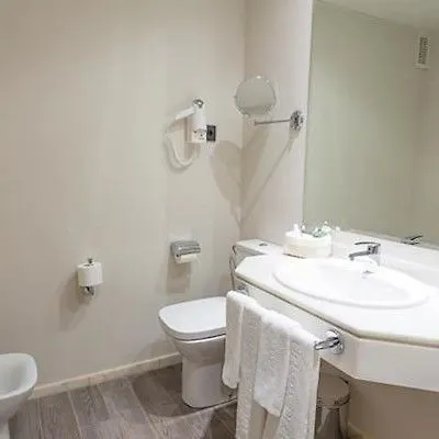Dwo Urban Hotell 4*