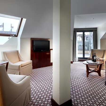 Отель Eurostars Gran Via 5*
