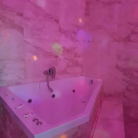 Liebeshotel 9 Secrets - Adults Only *