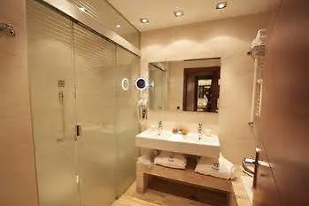Ma Nazaries Business And Otel 5*