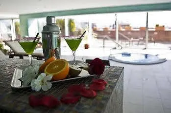 Ma Nazaries Business And Otel Granada