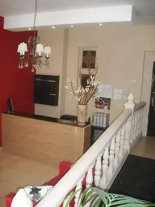 Otel Montes 2*