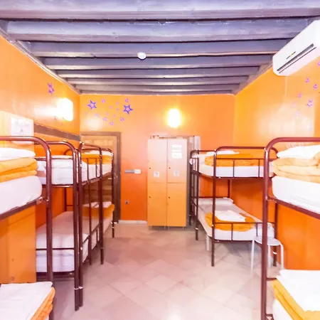 Hostal White Nest
