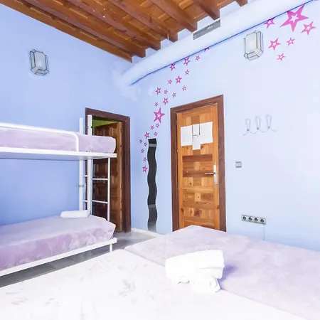 White Nest Hostal