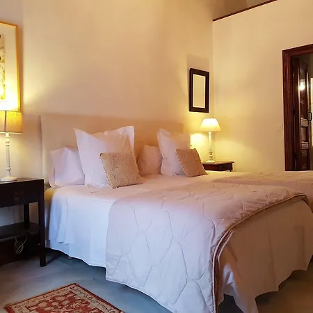 Palacio Del Cobertizo De Santa Ines