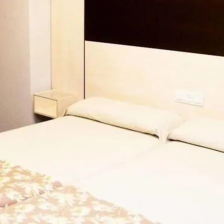 Universal Hotel 3*
