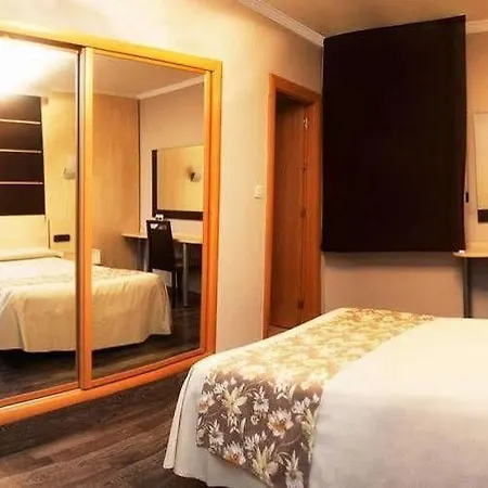 Universal Hotel 3*