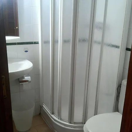 Atlantida Pensión Granada
