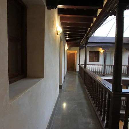 Mercader De Sedas 3* Гранада