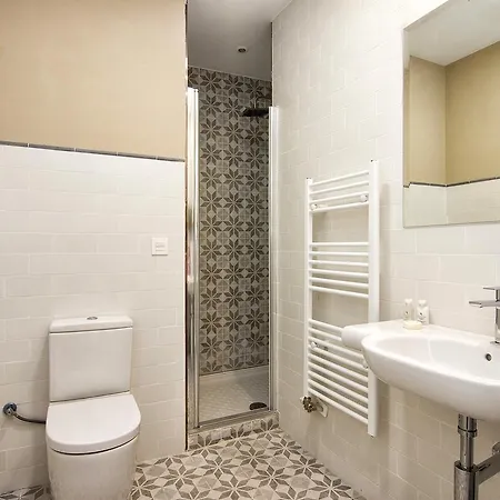 Bright & Elegant Centre 3 Bedroom Granada