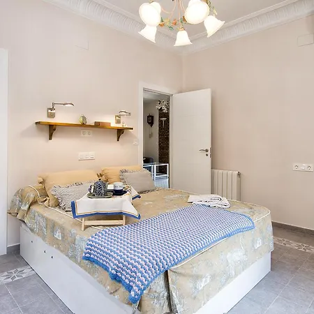 Bright & Elegant Centre 3 Bedroom Apartment Granada