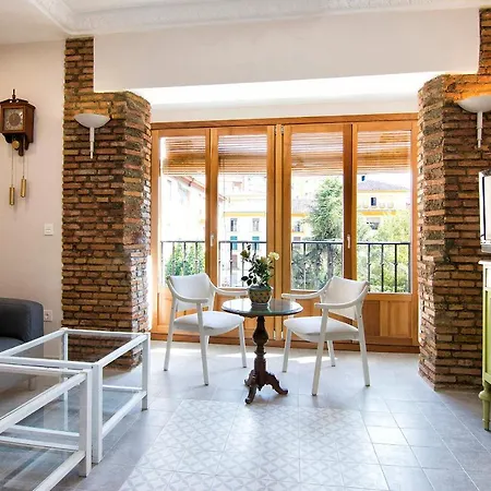 Bright & Elegant Centre 3 Bedroom Granada