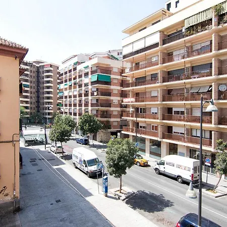 Bright & Elegant Centre 3 Bedroom
