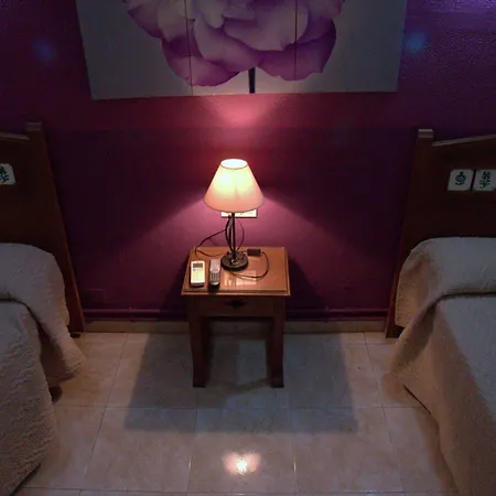 Montes Otel