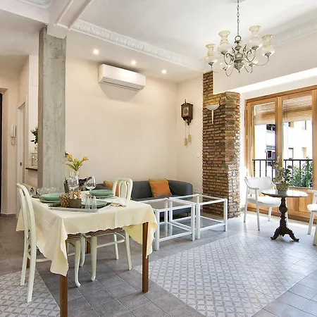 Bright & Elegant Centre 3 Bedroom