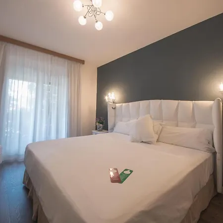 Hotel Angeles & 4*