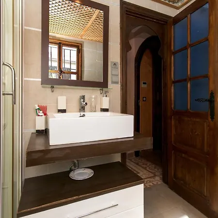Charming Andalusian House - Free Parking Granada