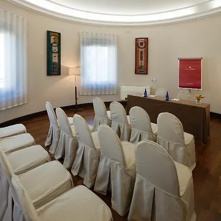 Отель Nh Collection Victoria 4*