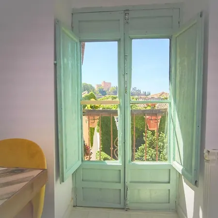 Puertas Del Albaicin Apartment *