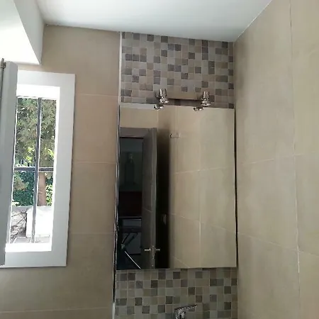 Valentina Deluxe 3000 Apartment *