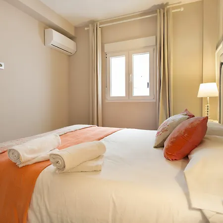 Tuanfitrion Gran Via De Colon Apartment Granada