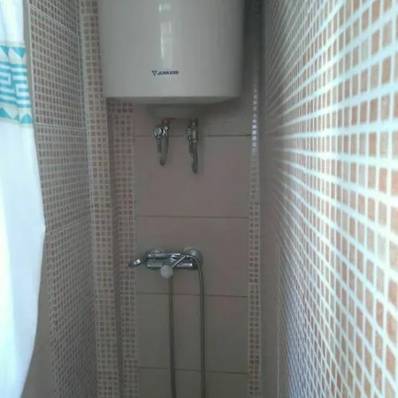 With One Bedroom In Granada, With Wonderful Mountain View, F Apartment *