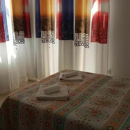 With 4 Bedrooms In Granada, With Wonderful View, Furnis Apartment *