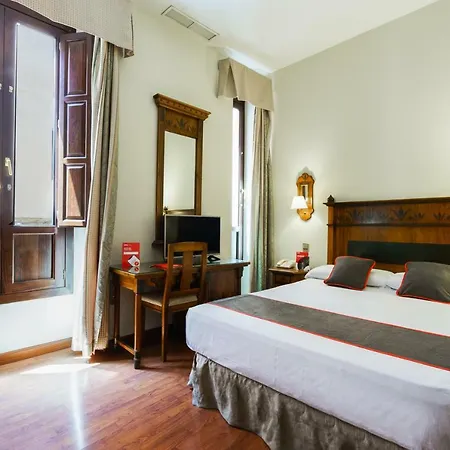 Hotell Plaza Nueva 3*