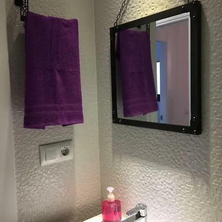 Center 2 Bedrooms Appartamento *