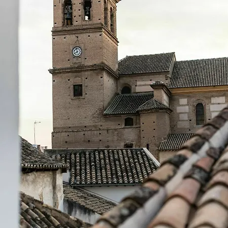 Con Encanto La Luna En El Alba Pensión Granada
