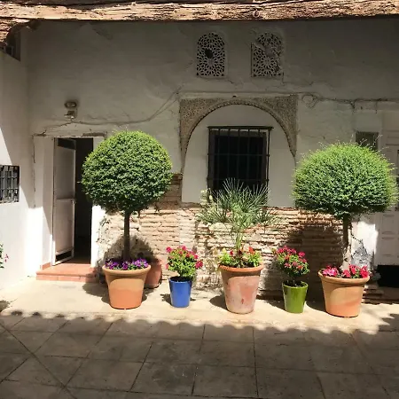 Apartamento En Casa Morisca Siglo Xvi *