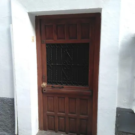Casa-mirador La Alhacena