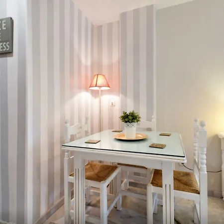 Apartment Sunny, 2-bedroom House With Wifi In 5 Minutes From