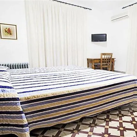 Veronica Hotel