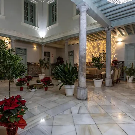 Palacio Cabrera - Lillo Aparthotel 3*