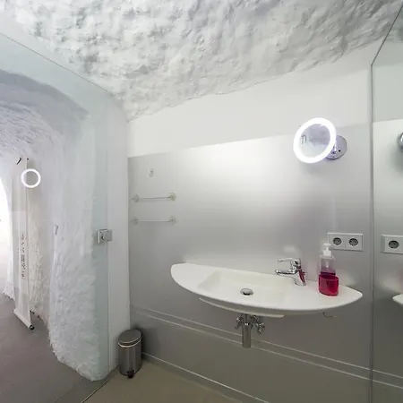 Cuevas Del Cohetero - Sacromonte 4*
