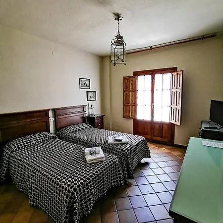 Otel Almona 2*