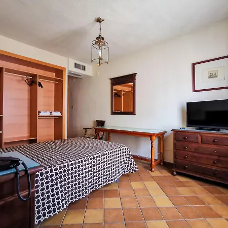 Otel Almona