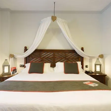 Boutique Reina Mora Hotel