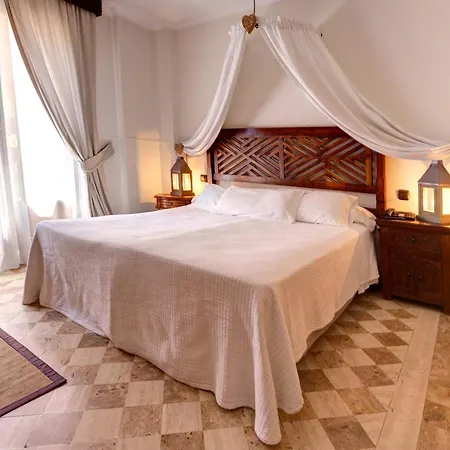 Boutique Reina Mora Hotel