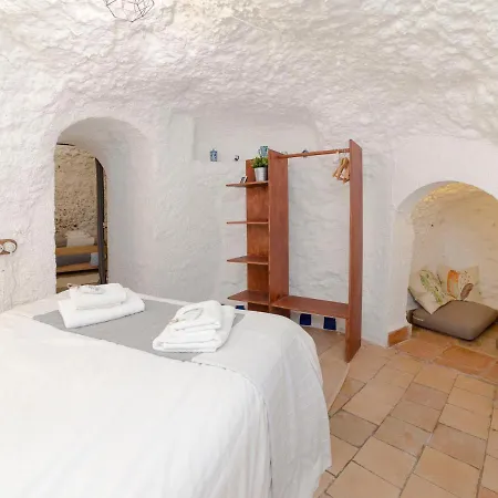 Casa vacanze Cueva De Lindaraja By Interhome Granada