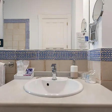 Rosa De Oro Otel Granada