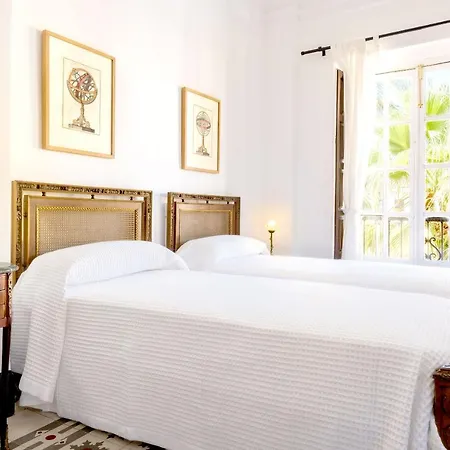 Genteel Romanilla Apartment *