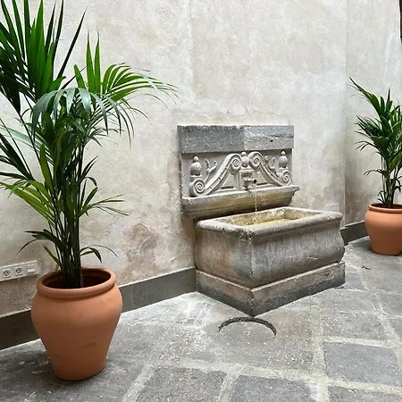 Mercader De Sedas Hotel