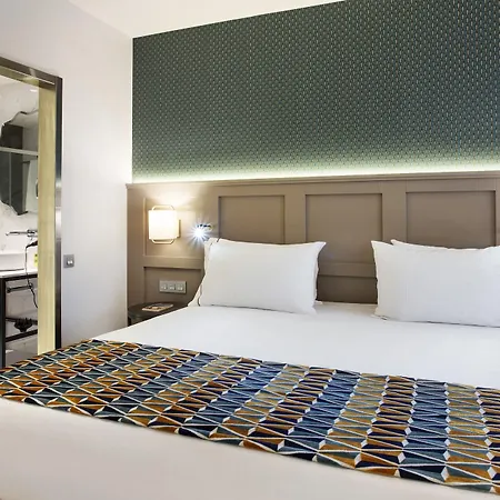 Eurostars Puerta Real Hotel 4*