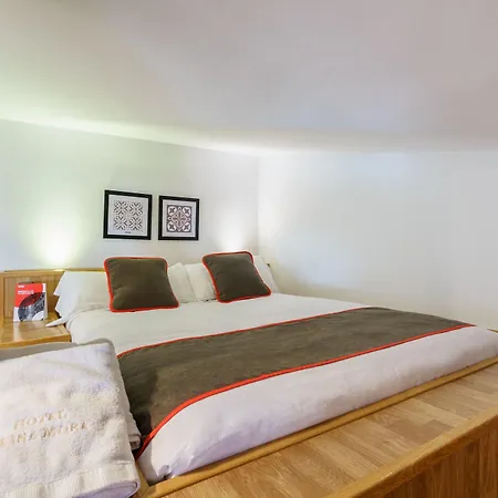 Hotel Boutique Reina Mora 2*
