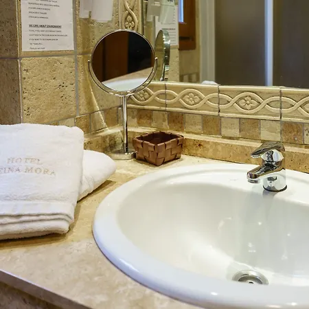 Hotel Boutique Reina Mora