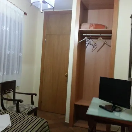 Otel Almona 2*
