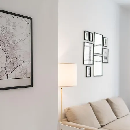 Apartmán Modern Cozy Flat In Granada's Centre 1 *