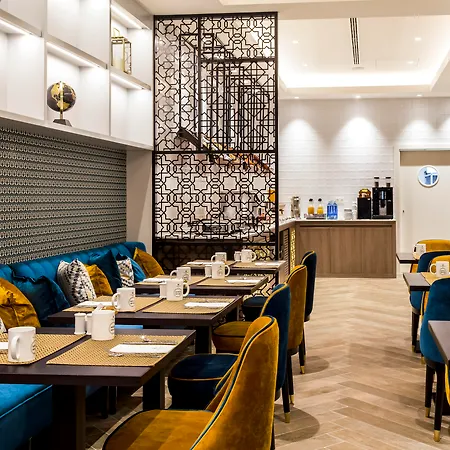 Eurostars Puerta Real Hotel